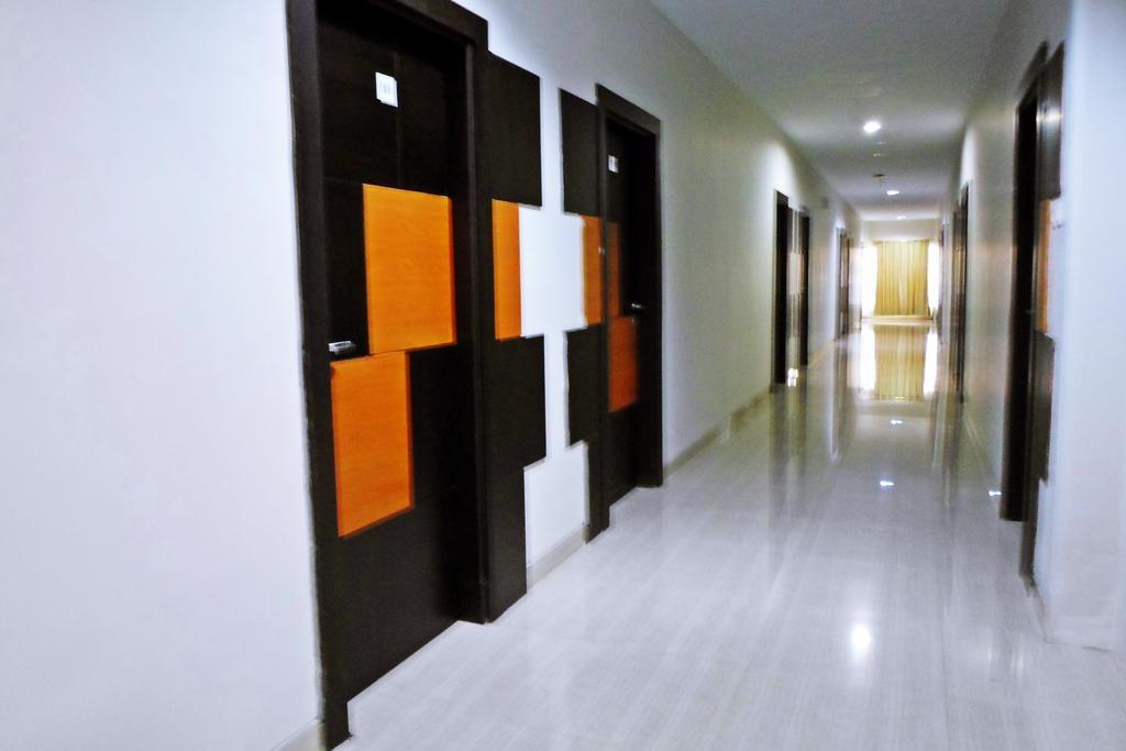 Hotel Grand Karawang Indah Экстерьер фото