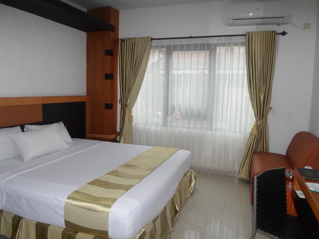 Hotel Grand Karawang Indah Номер фото