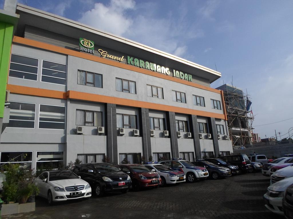 Hotel Grand Karawang Indah Экстерьер фото