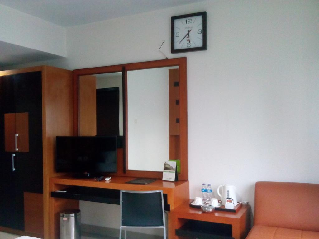 Hotel Grand Karawang Indah Номер фото