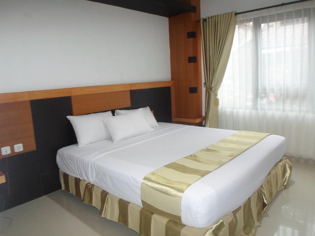 Hotel Grand Karawang Indah Номер фото